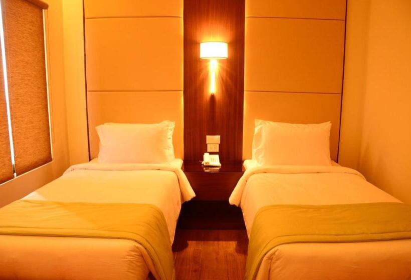 Отель Monticello Tagaytay