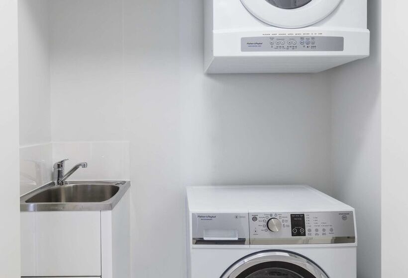 בית מלון כפרי Oaks Brisbane Woolloongabba Suites