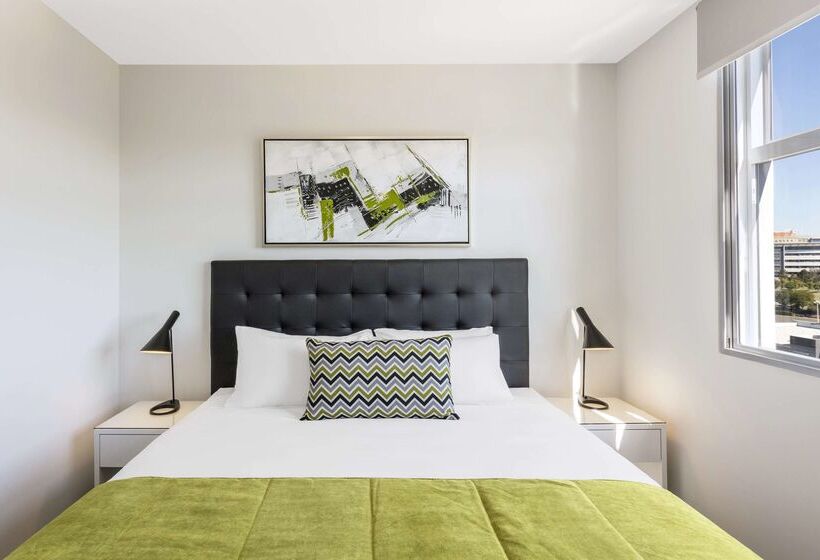 בית מלון כפרי Oaks Brisbane Woolloongabba Suites