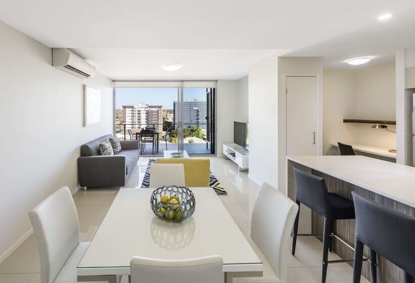 בית מלון כפרי Oaks Brisbane Woolloongabba Suites