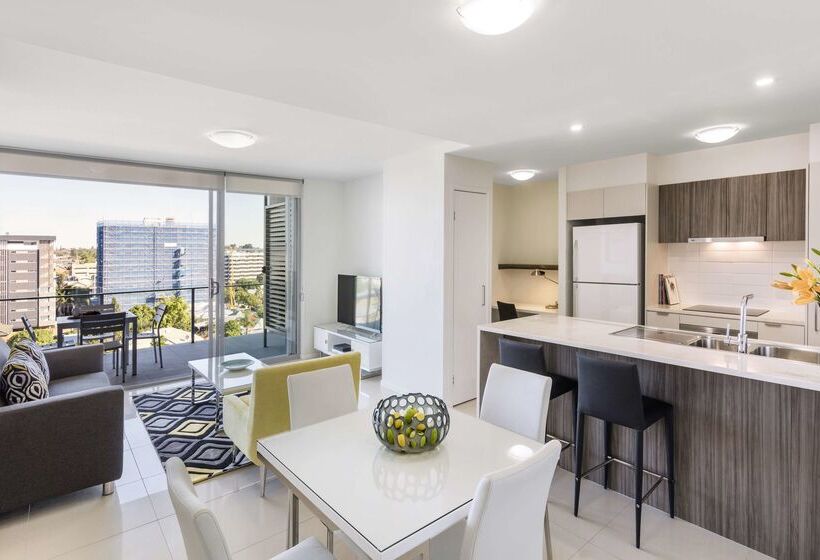 בית מלון כפרי Oaks Brisbane Woolloongabba Suites