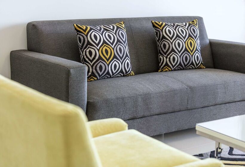 בית מלון כפרי Oaks Brisbane Woolloongabba Suites