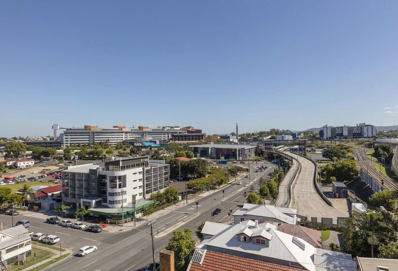בית מלון כפרי Oaks Brisbane Woolloongabba Suites