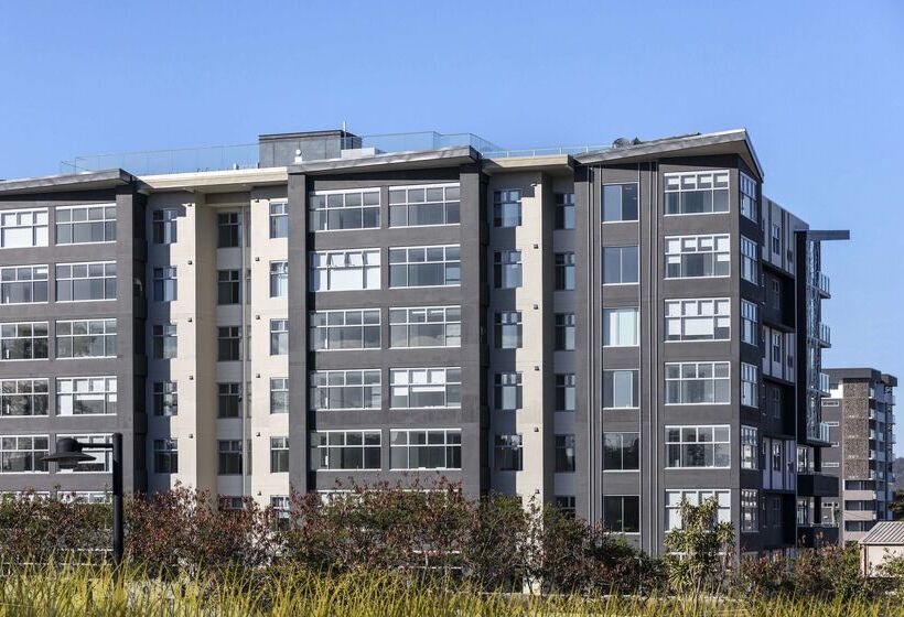 בית מלון כפרי Oaks Brisbane Woolloongabba Suites