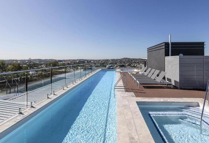 בית מלון כפרי Oaks Brisbane Woolloongabba Suites