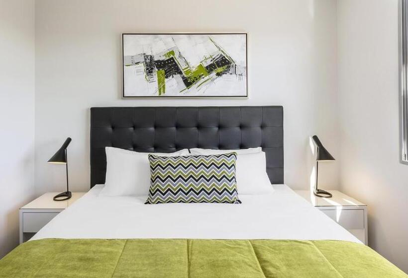 בית מלון כפרי Oaks Brisbane Woolloongabba Suites