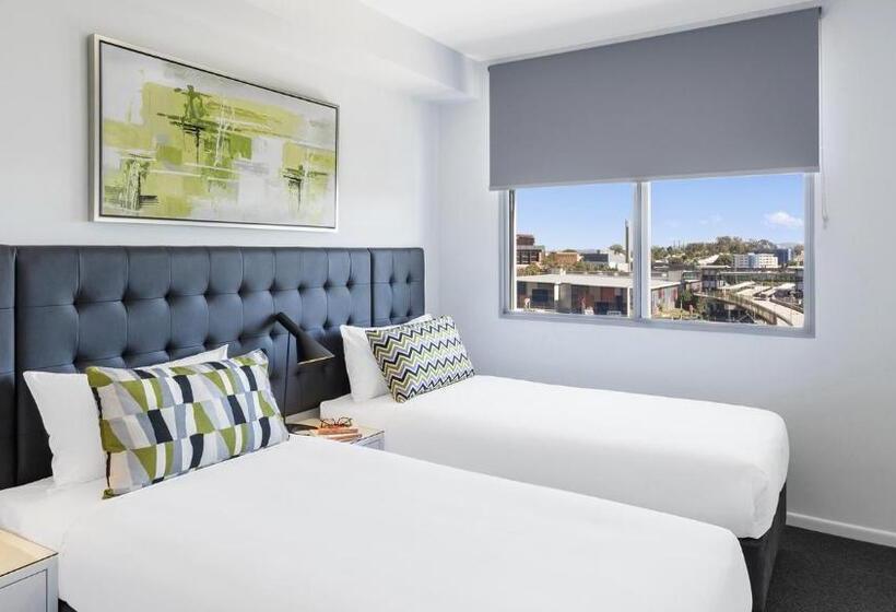 בית מלון כפרי Oaks Brisbane Woolloongabba Suites