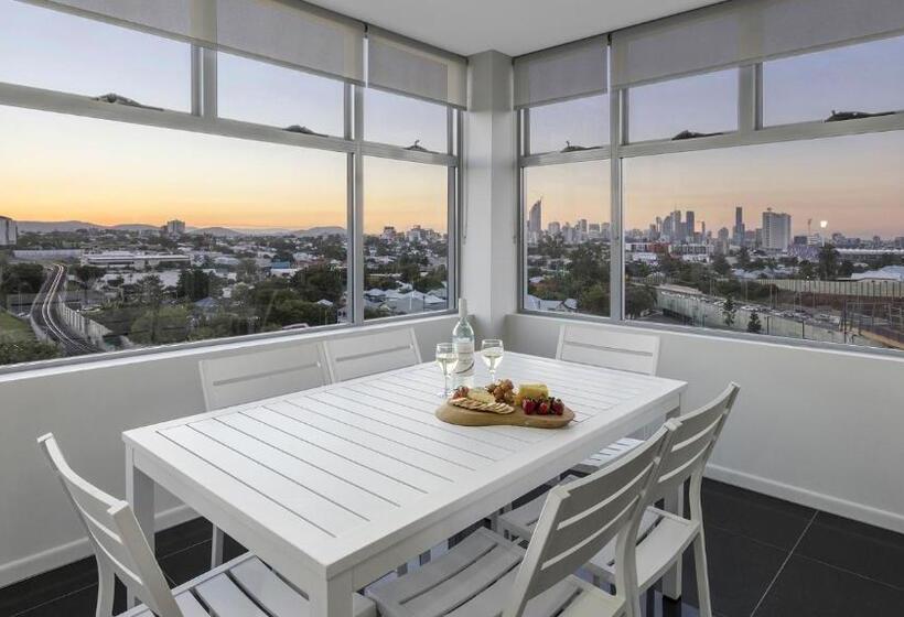 בית מלון כפרי Oaks Brisbane Woolloongabba Suites