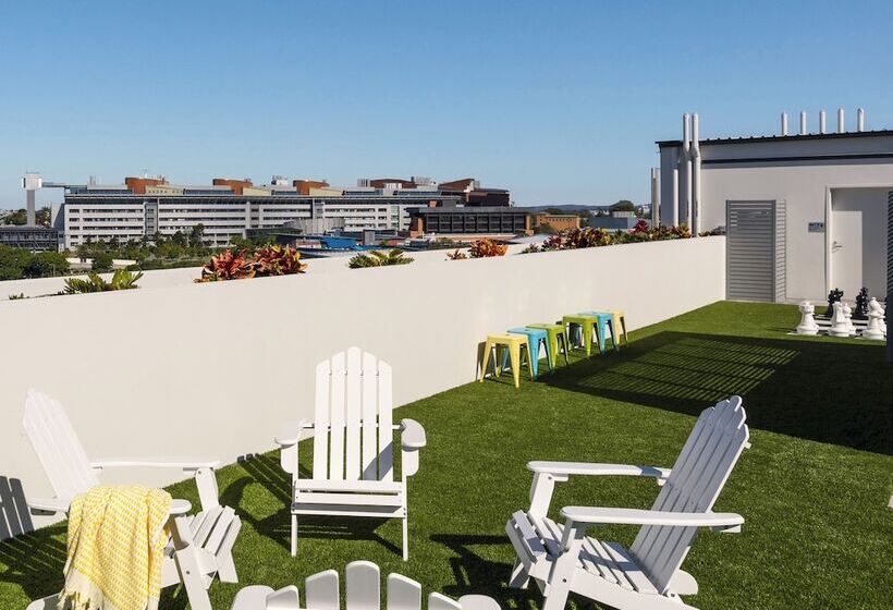 בית מלון כפרי Oaks Brisbane Woolloongabba Suites