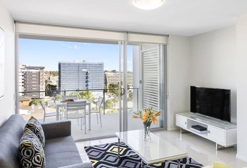 בית מלון כפרי Oaks Brisbane Woolloongabba Suites