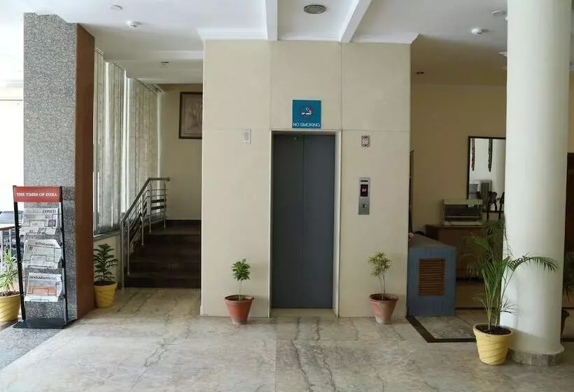 هتل Oyo Rooms Sector 42 Chandigarh