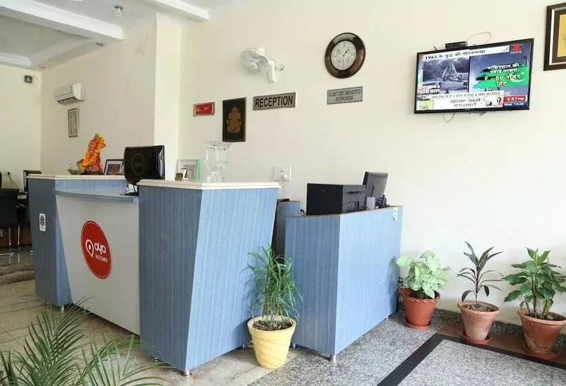 هتل Oyo Rooms Sector 42 Chandigarh