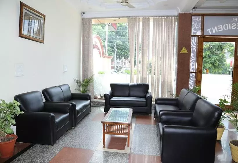 هتل Oyo Rooms Sector 42 Chandigarh