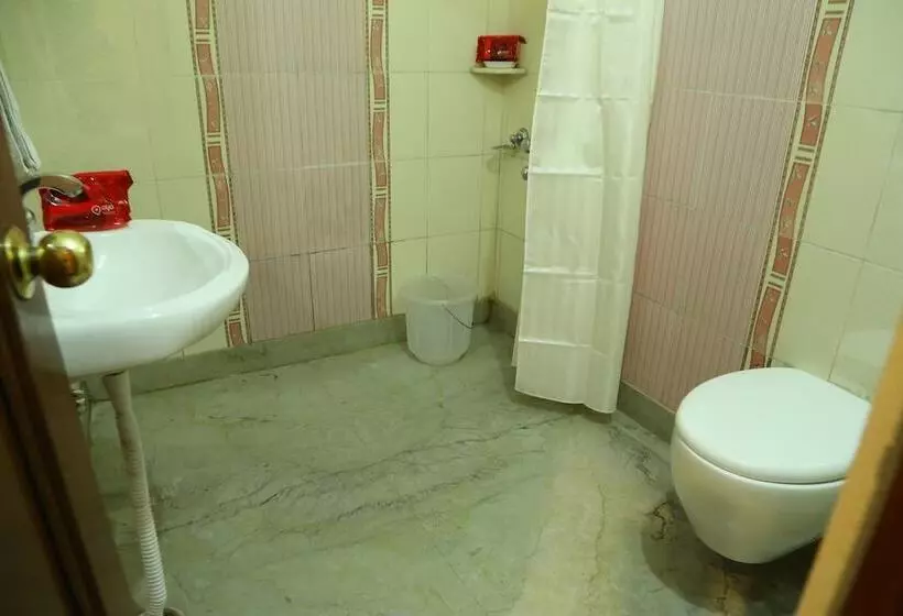 هتل Oyo Rooms Sector 42 Chandigarh