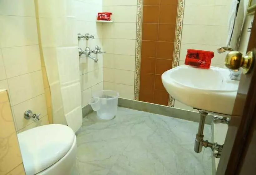 هتل Oyo Rooms Sector 42 Chandigarh
