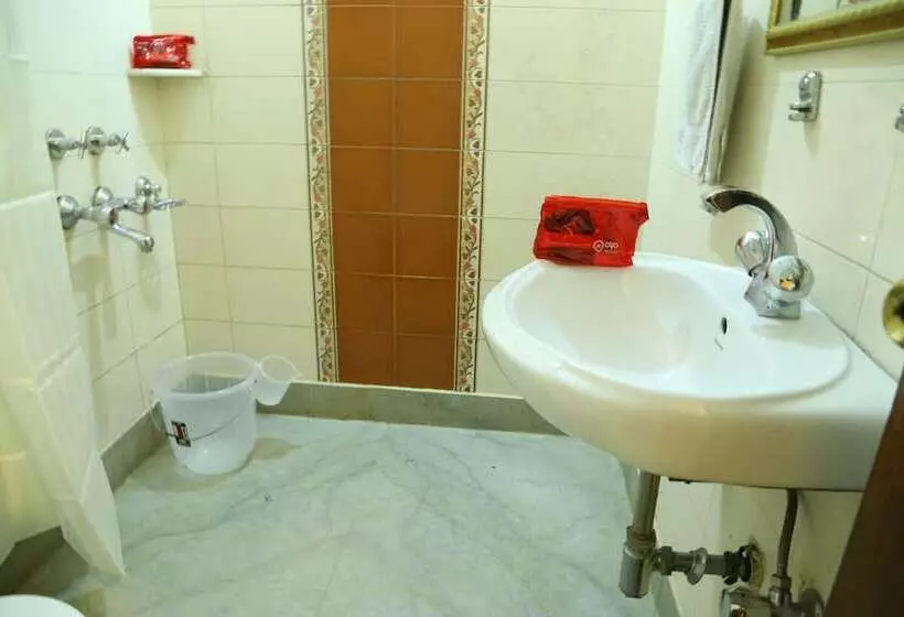 هتل Oyo Rooms Sector 42 Chandigarh