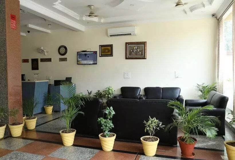 هتل Oyo Rooms Sector 42 Chandigarh