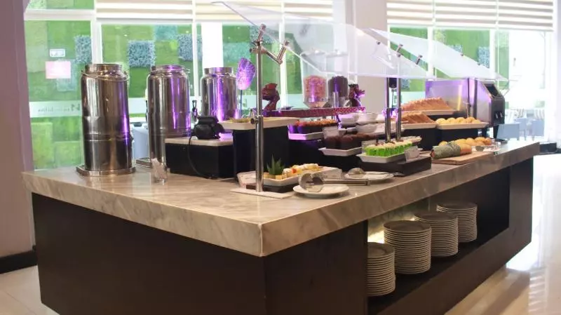 ホテル Swiss Belinn Tunjungan Surabaya