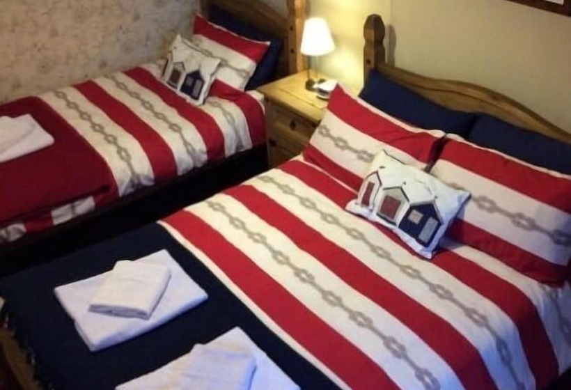 هتل The Black Horse Inn