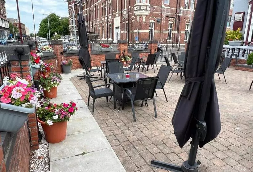 Hotel Southport Metro