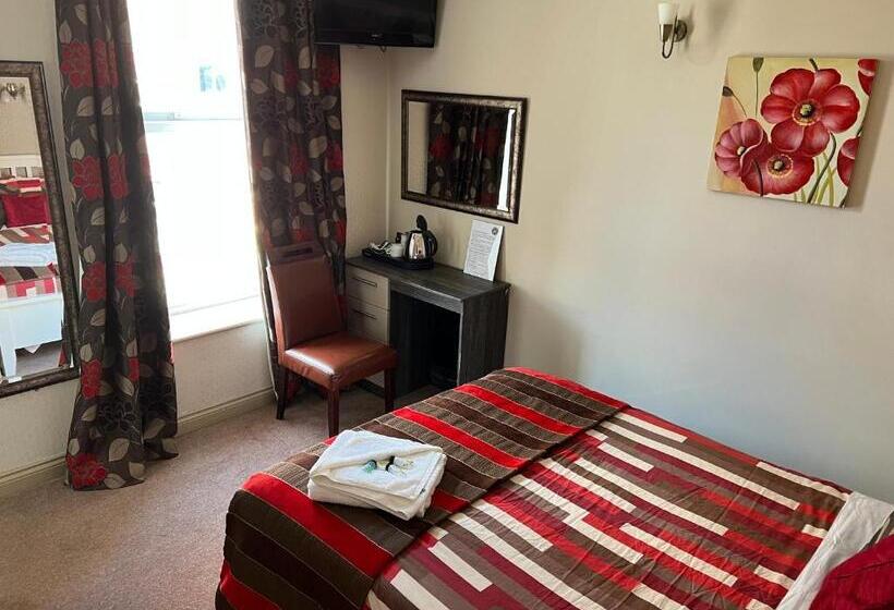 فندق Southport Metro