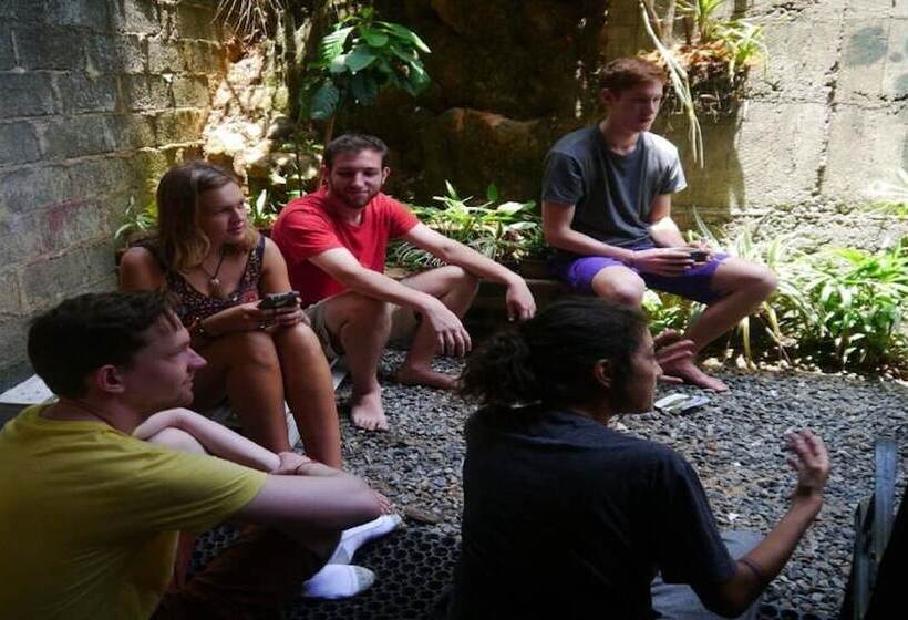 Kandy Walkers Hostel