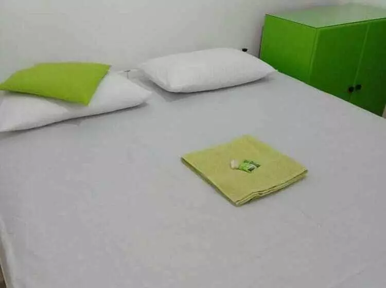 Kandy Walkers Hostel