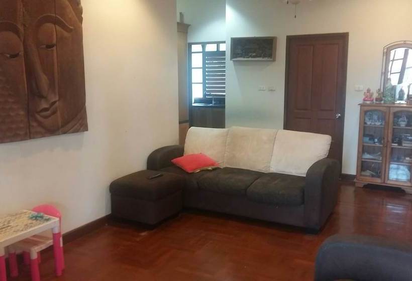 ペンション Chaulty Towers Guest House