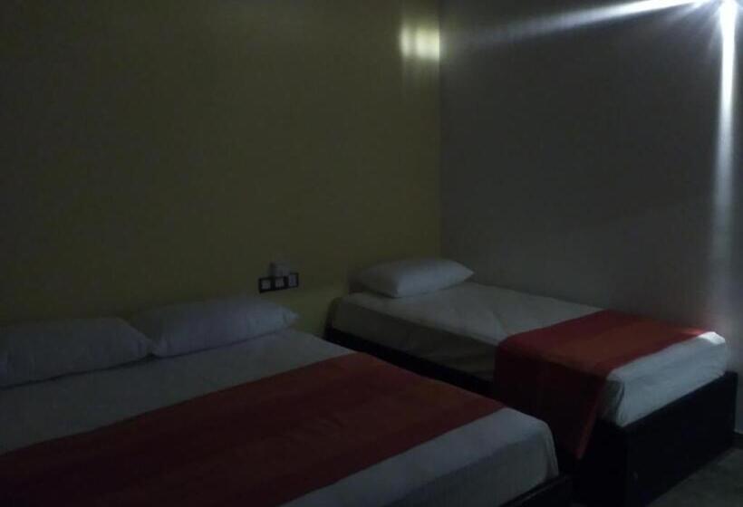 ペンション Adara Negombo