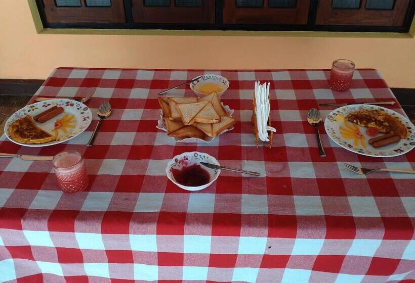 ペンション Adara Negombo