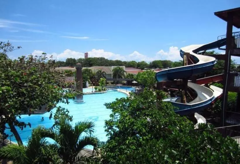 استراحتگاه Caribbean Waterpark And Resotel