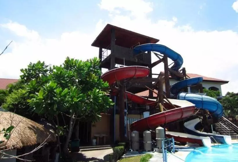 استراحتگاه Caribbean Waterpark And Resotel
