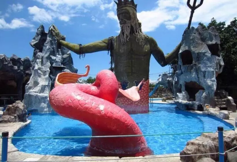 استراحتگاه Caribbean Waterpark And Resotel