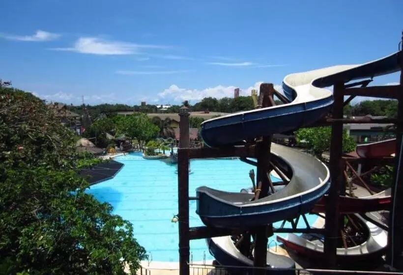استراحتگاه Caribbean Waterpark And Resotel