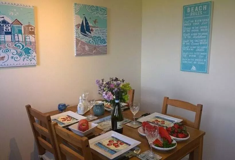 Beach House Walk Crail Home From Home