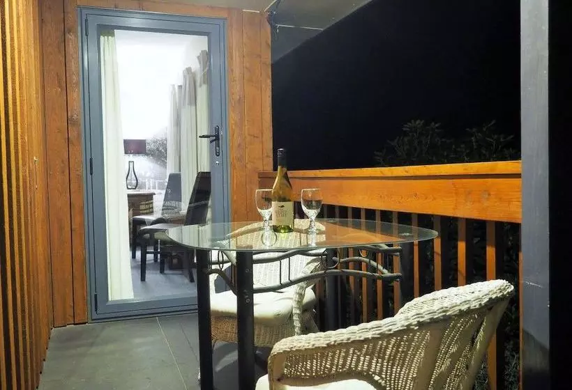 Bed and Breakfast 8 On Oregon Boutique Lodge