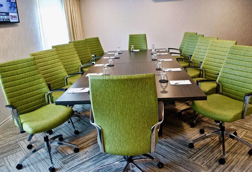 فندق Chateau Fredericton, Trademark Collection By Wyndham