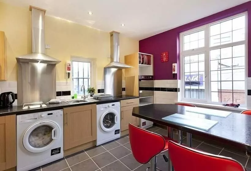 هتل Emporium City Centre Self Catering