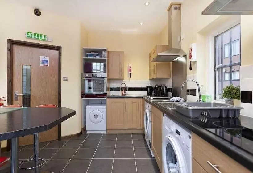 هتل Emporium City Centre Self Catering