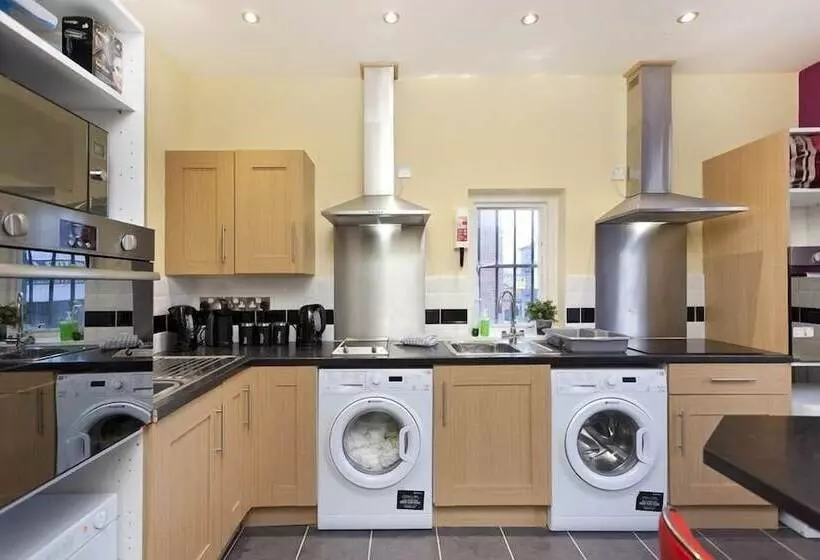 هتل Emporium City Centre Self Catering