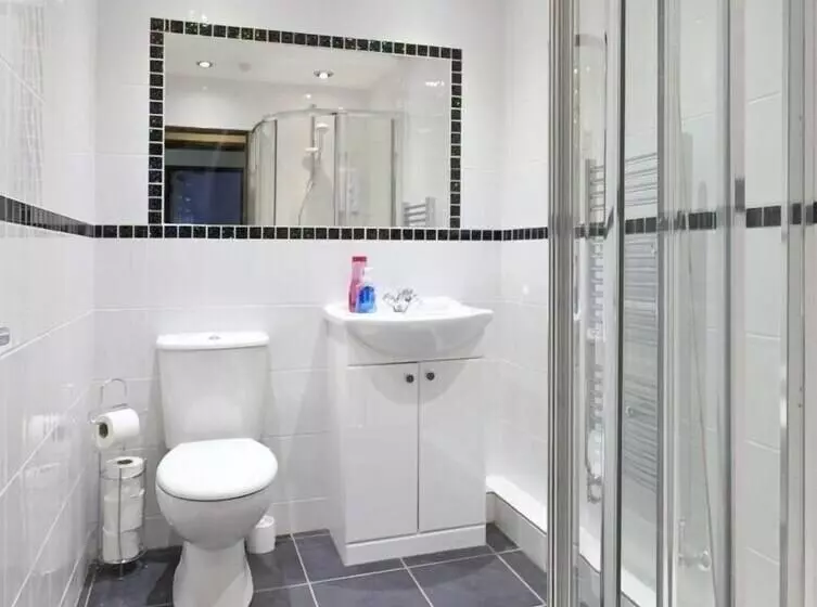 هتل Emporium City Centre Self Catering