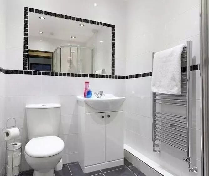 هتل Emporium City Centre Self Catering