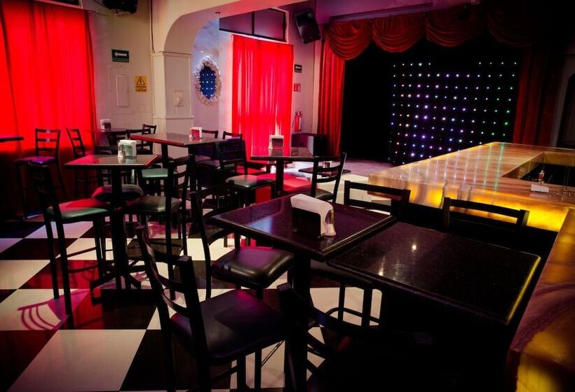 فندق Grand Reyes