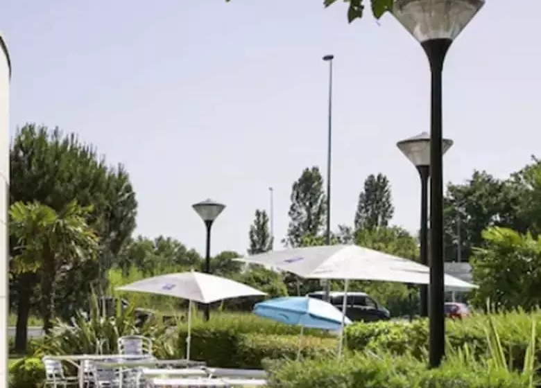 هتل Ibis Budget Bordeaux Aeroport