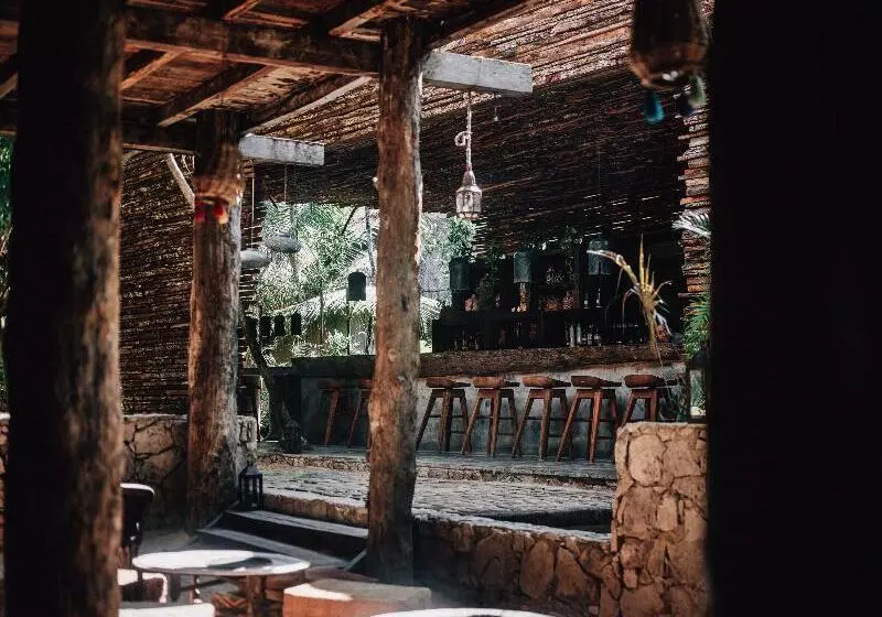 هتل Nomade Tulum