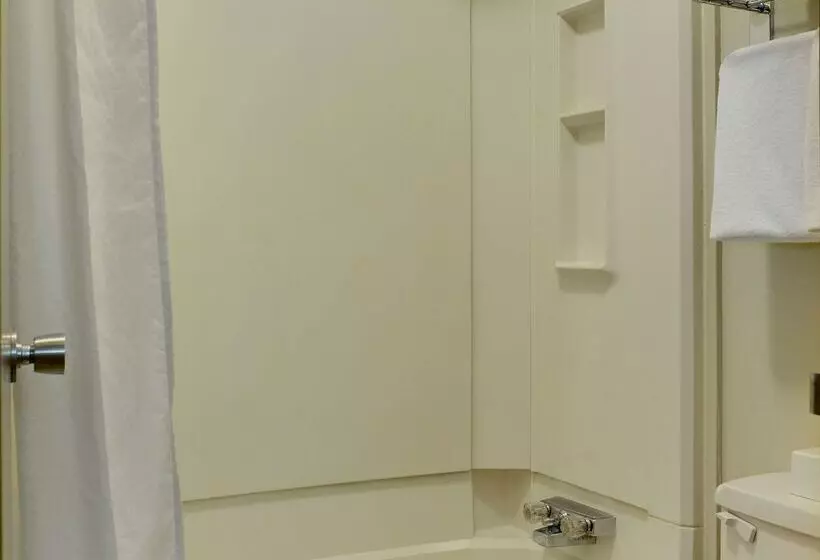 בית מלון כפרי Nova Inn Kindersley