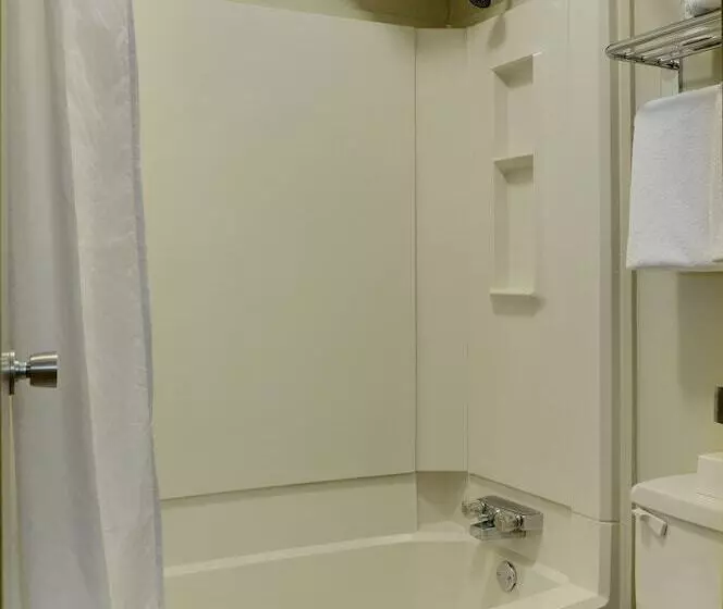 בית מלון כפרי Nova Inn Kindersley