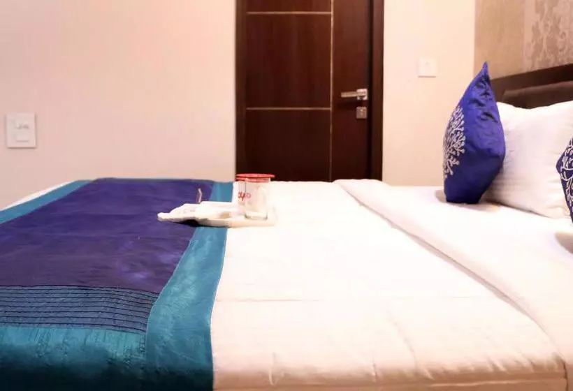 ホテル Oyo Rooms Shankar Chowk