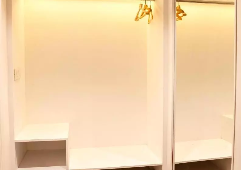 هتل Redwood Resort