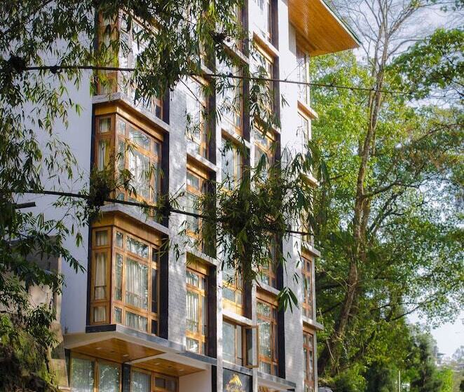 בית מלון כפרי The Golden Crest